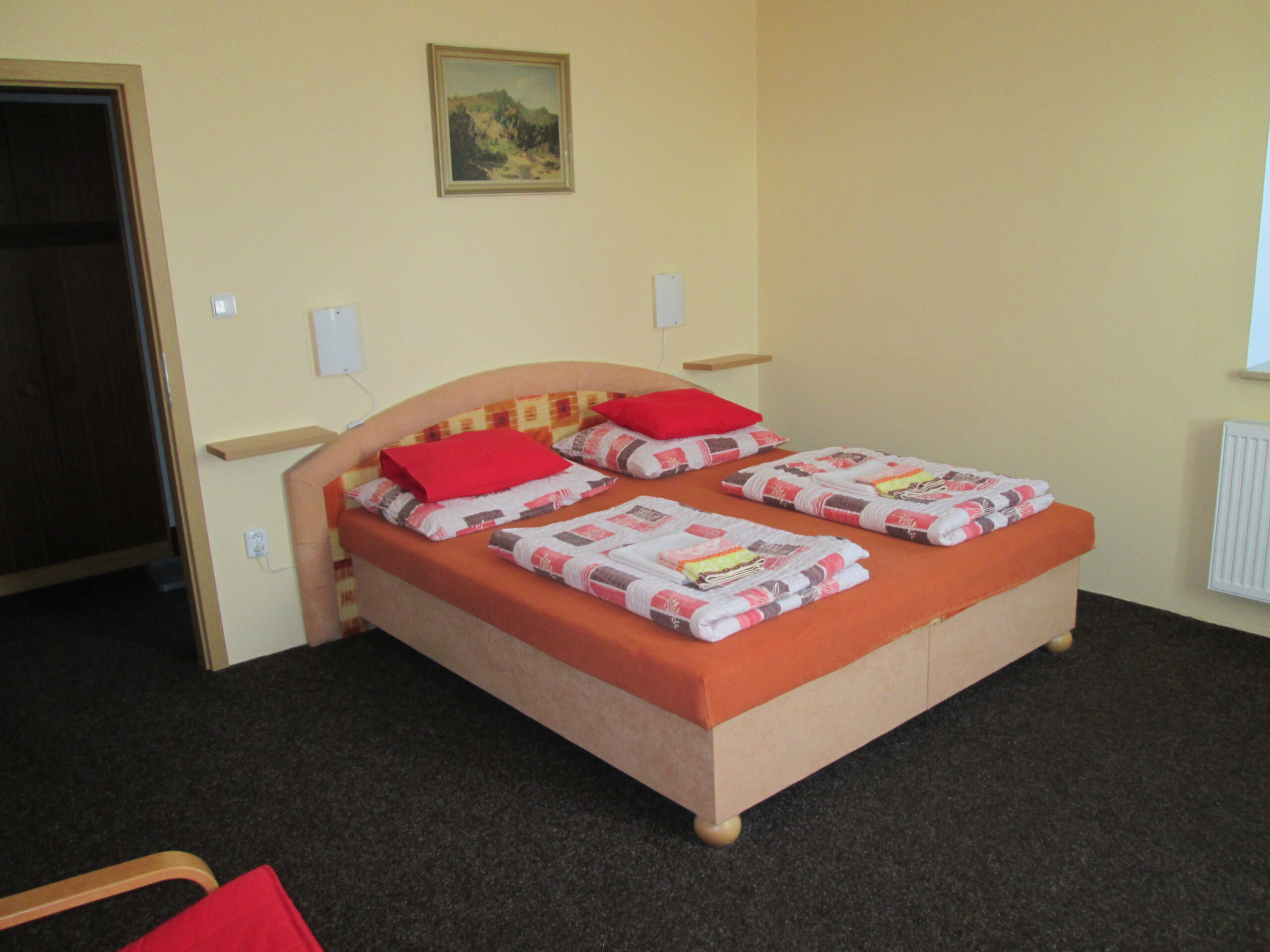 Dvoulůžkový pokoj s jedním dvoulůžkem (DOUBLE)