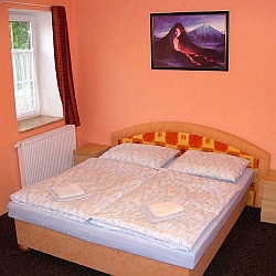 Dvoulůžkový pokoj s jedním dvoulůžkem (DOUBLE)